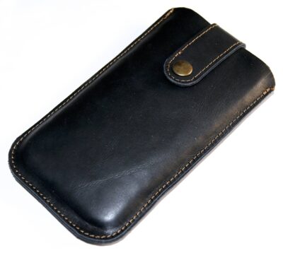 Handytasche Leder schwarz aus weichem Nappaleder – elegant und passgenau, handgenäht von HenrietteClaire