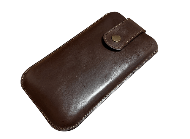 Henriette Claire handgefertigte Smartphonetasche aus braunem Leder – hochwertig, edel und passgenau