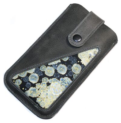 Handytasche Leder anthrazit mit zartem japanischem Blumenstoff