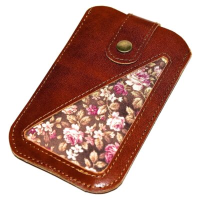Smartphonetasche Rosen – rotbraunes Leder und Quilt-Gate Stoff in Braun
